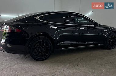 Лифтбек Tesla Model S 2014 в Виннице