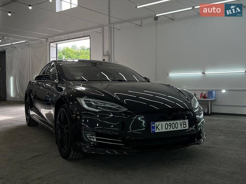 Лифтбек Tesla Model S 2014 в Виннице