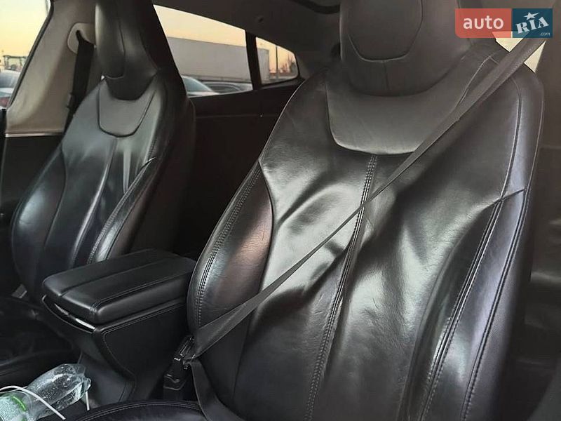 Ліфтбек Tesla Model S 2014 в Вінниці фото 15 Ліфтбек Tesla Model S 2014 в Вінниці