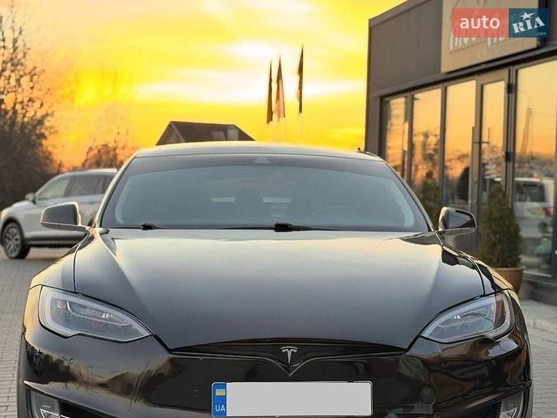 Ліфтбек Tesla Model S 2014 в Вінниці фото 14 Ліфтбек Tesla Model S 2014 в Вінниці