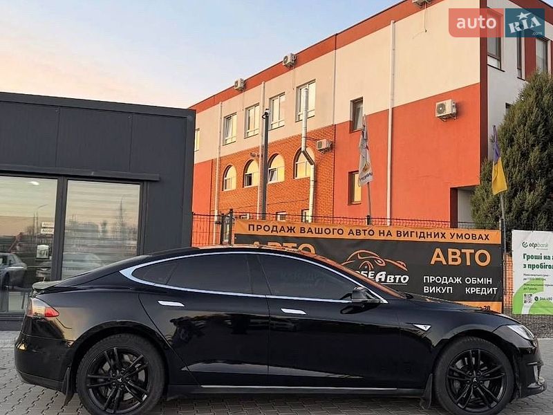 Лифтбек Tesla Model S 2014 в Виннице