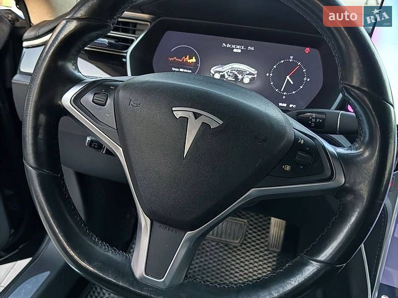 Лифтбек Tesla Model S 2014 в Виннице