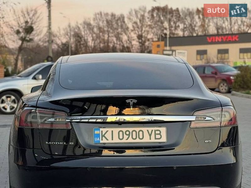 Лифтбек Tesla Model S 2014 в Виннице
