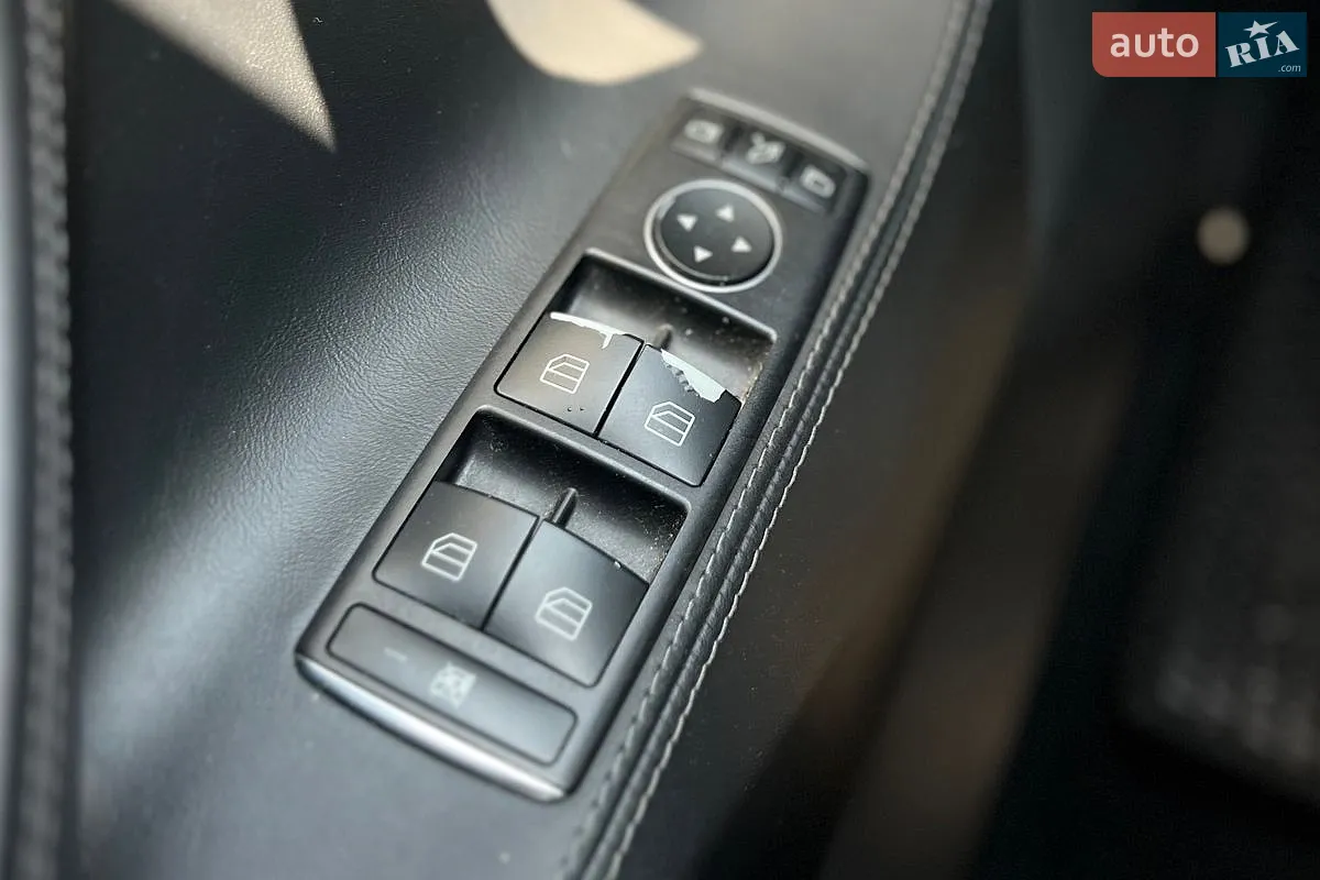 2019 Tesla Model S - мініатюра 10