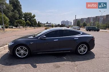 Ліфтбек Tesla Model S 2015 в Черкасах