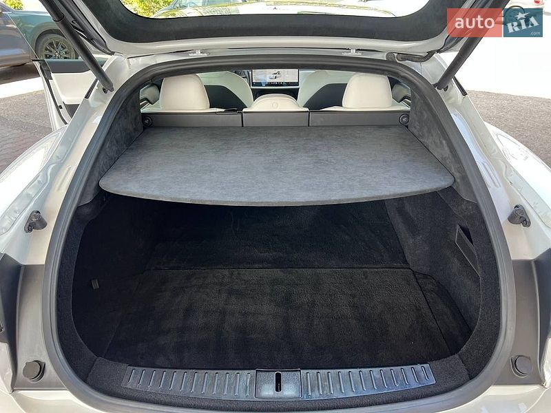 Ліфтбек Tesla Model S 2021 в Одесі фото 37 Ліфтбек Tesla Model S 2021 в Одесі