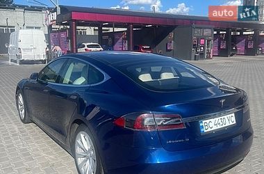 Лифтбек Tesla Model S 2018 в Львове