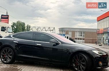 Лифтбек Tesla Model S 2019 в Кривом Роге
