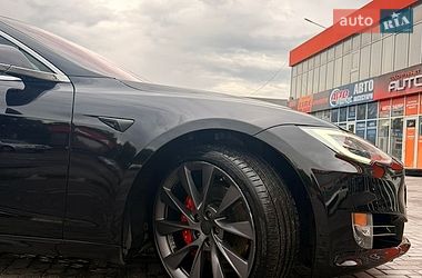 Лифтбек Tesla Model S 2019 в Кривом Роге