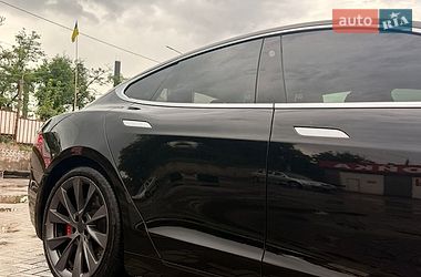 Лифтбек Tesla Model S 2019 в Кривом Роге
