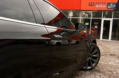Лифтбек Tesla Model S 2019 в Кривом Роге