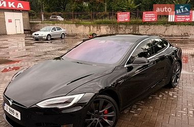 Лифтбек Tesla Model S 2019 в Кривом Роге