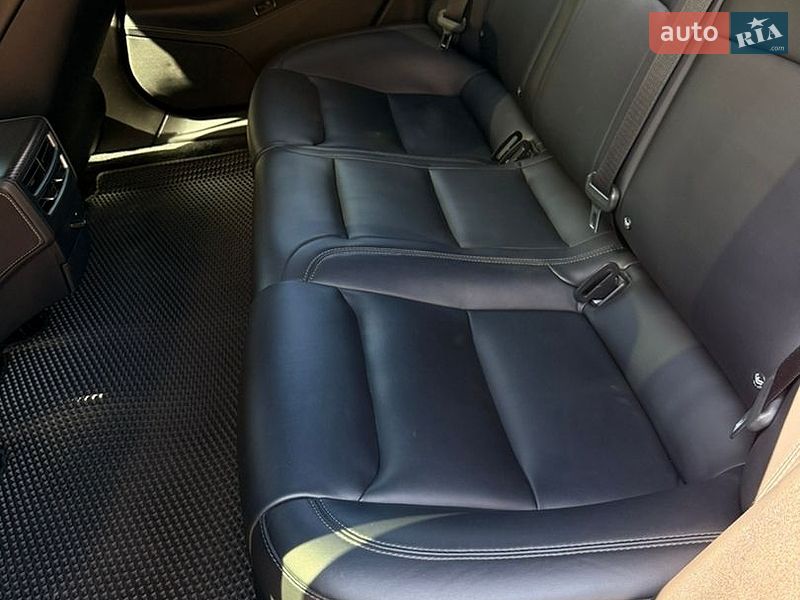 Лифтбек Tesla Model S 2019 в Кривом Роге
