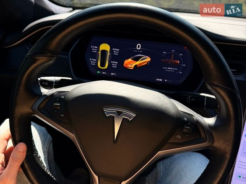 Лифтбек Tesla Model S 2019 в Кривом Роге