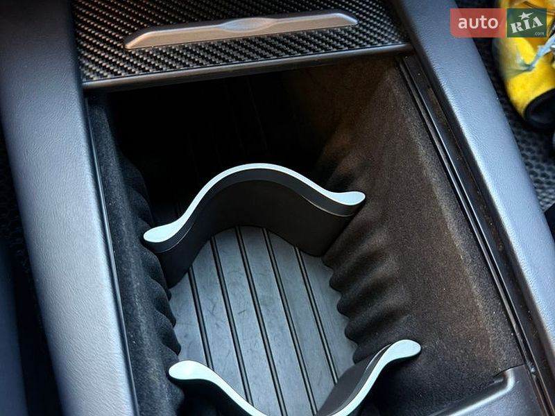 Лифтбек Tesla Model S 2019 в Кривом Роге