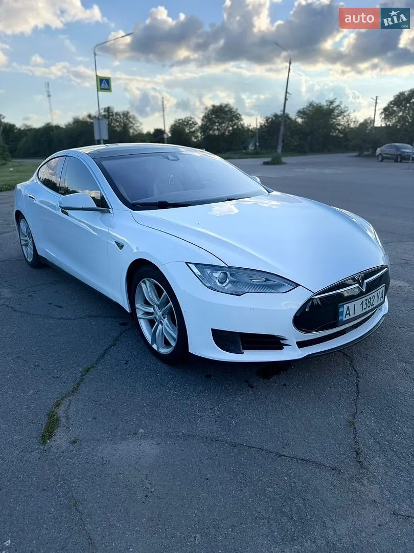2015 Tesla Model S - мініатюра 3