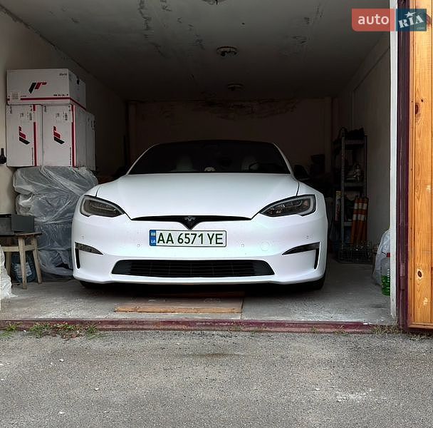 Tesla Model S 2021