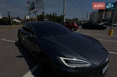 Ліфтбек Tesla Model S 2017 в Києві