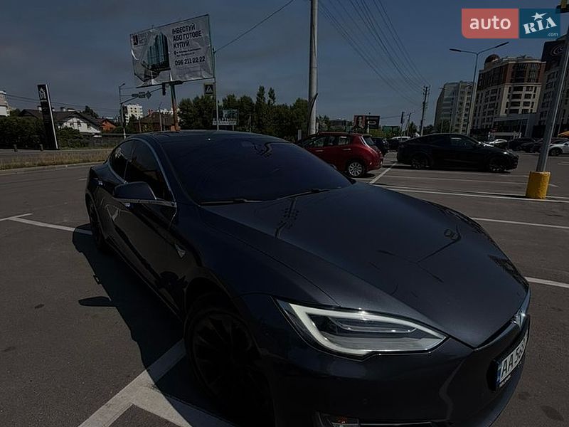 Ліфтбек Tesla Model S 2017 в Києві