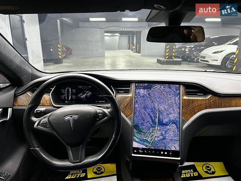 Ліфтбек Tesla Model S 2020 в Чернівцях