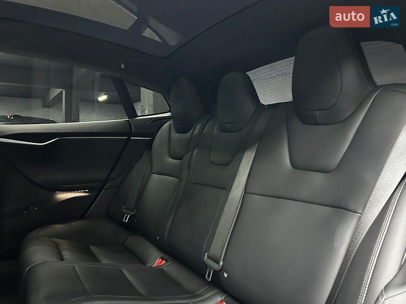 Ліфтбек Tesla Model S 2020 в Чернівцях
