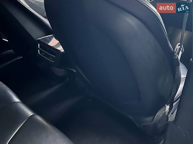 Ліфтбек Tesla Model S 2014 в Полтаві