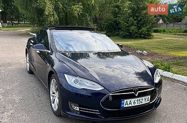 Ліфтбек Tesla Model S 2014 в Полтаві