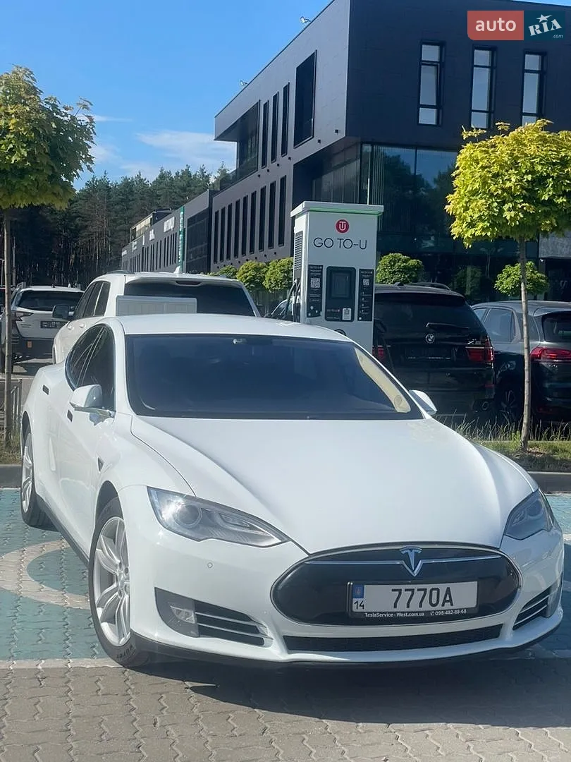 2014 Tesla Model S - мініатюра 3