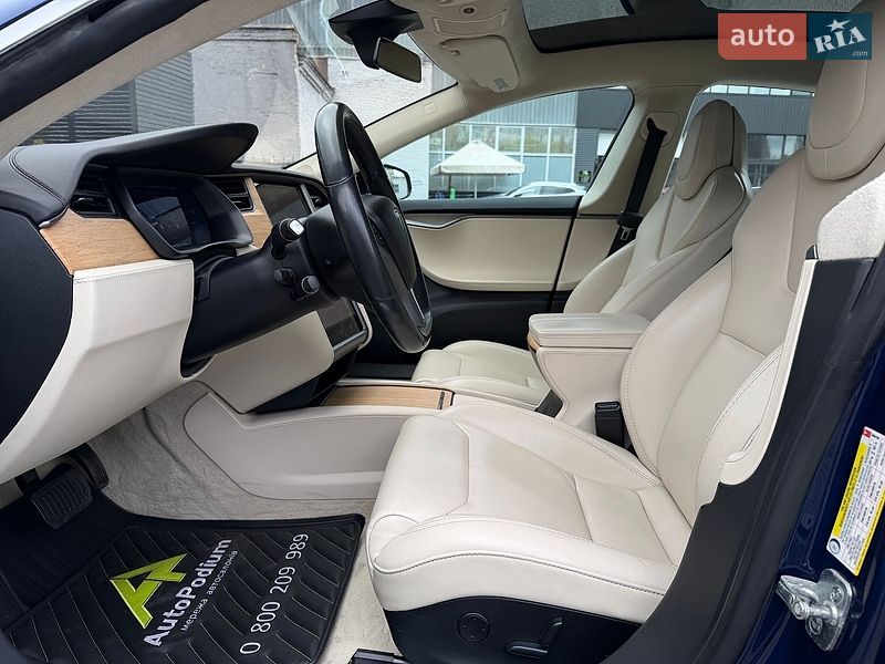 Лифтбек Tesla Model S 2018 в Киеве