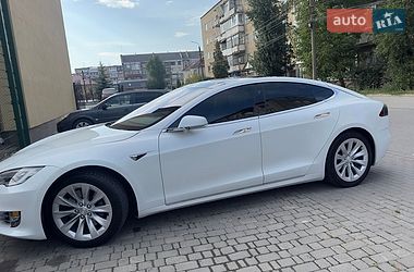 Ліфтбек Tesla Model S 2016 в Коломиї