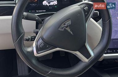 Ліфтбек Tesla Model S 2016 в Коломиї