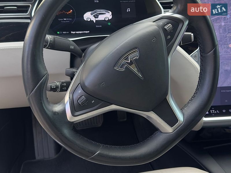 Ліфтбек Tesla Model S 2016 в Коломиї