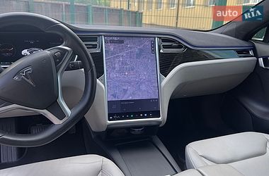 Ліфтбек Tesla Model S 2016 в Коломиї