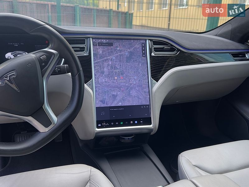Ліфтбек Tesla Model S 2016 в Коломиї