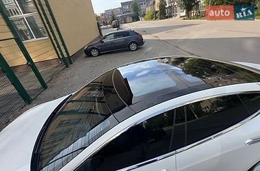 Ліфтбек Tesla Model S 2016 в Коломиї