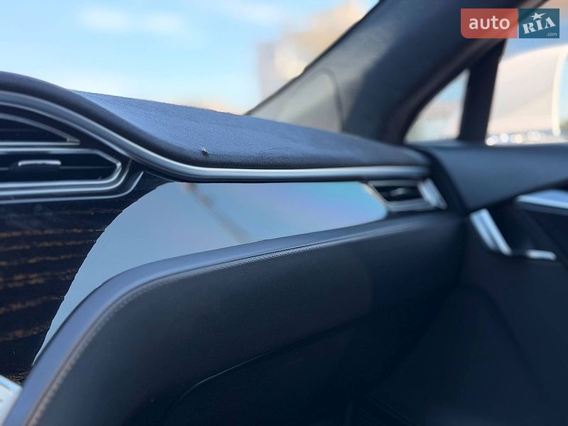 Лифтбек Tesla Model S 2016 в Кривом Роге