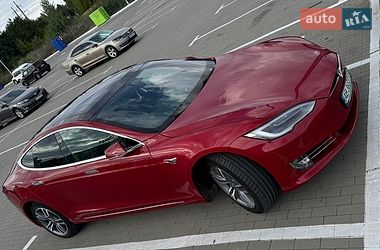 Лифтбек Tesla Model S 2018 в Виннице