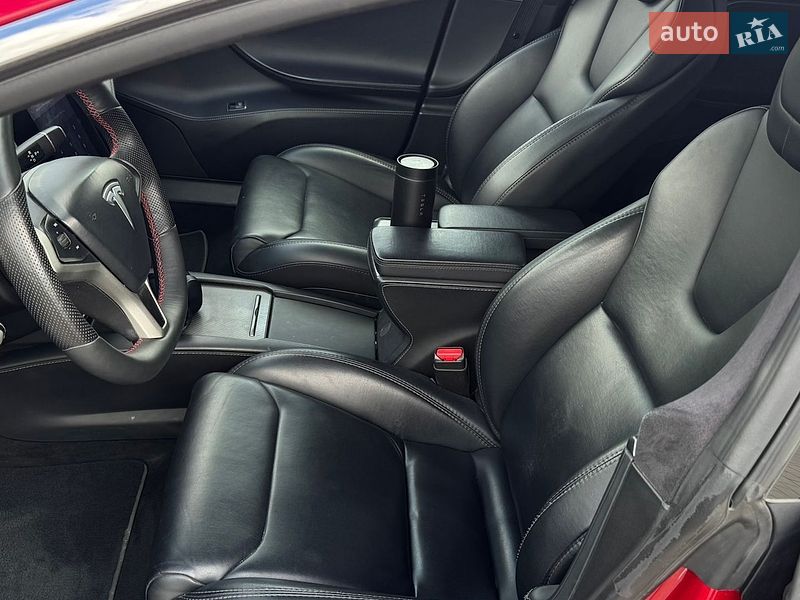 Лифтбек Tesla Model S 2018 в Виннице