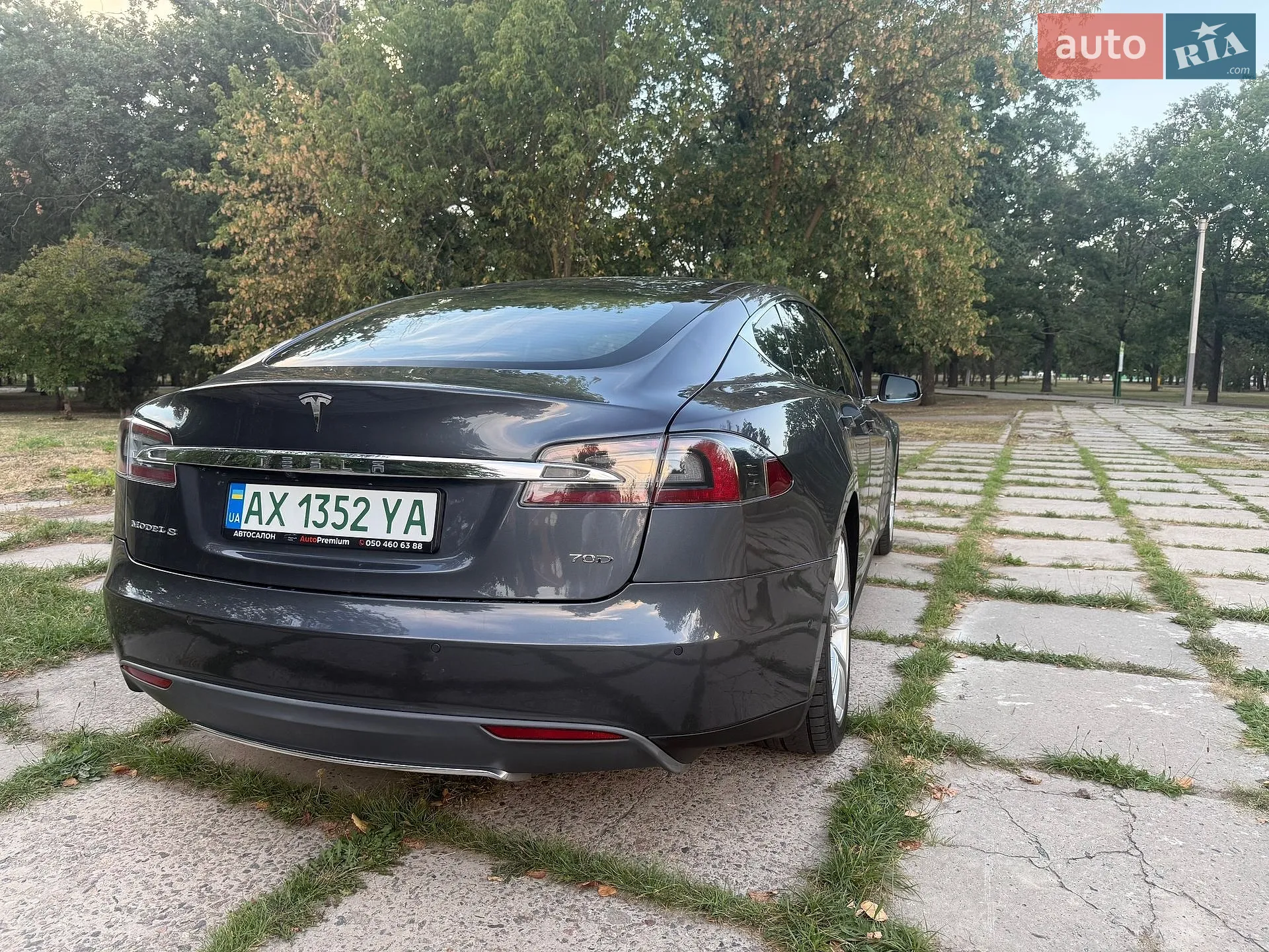 2015 Tesla Model S - мініатюра 11