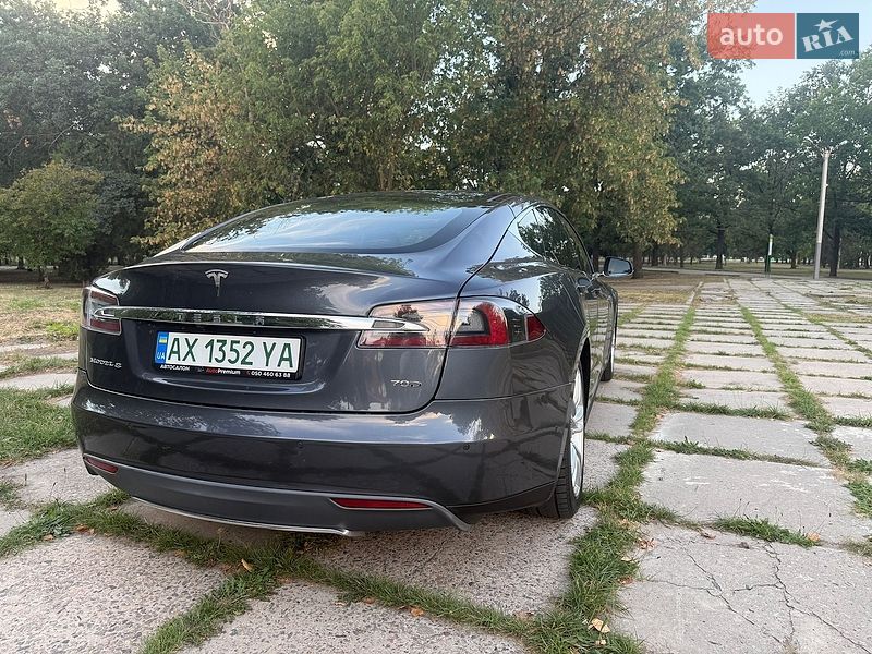 Ліфтбек Tesla Model S 2015 в Харкові