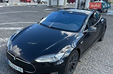 Ліфтбек Tesla Model S 2016 в Києві