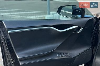 Лифтбек Tesla Model S 2016 в Киеве