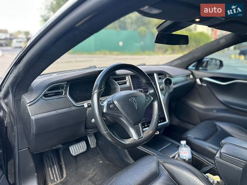 Ліфтбек Tesla Model S 2016 в Києві