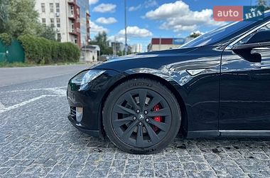 Ліфтбек Tesla Model S 2016 в Києві
