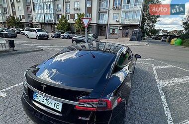 Ліфтбек Tesla Model S 2016 в Києві
