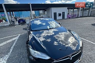 Ліфтбек Tesla Model S 2016 в Києві