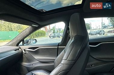 Ліфтбек Tesla Model S 2016 в Києві