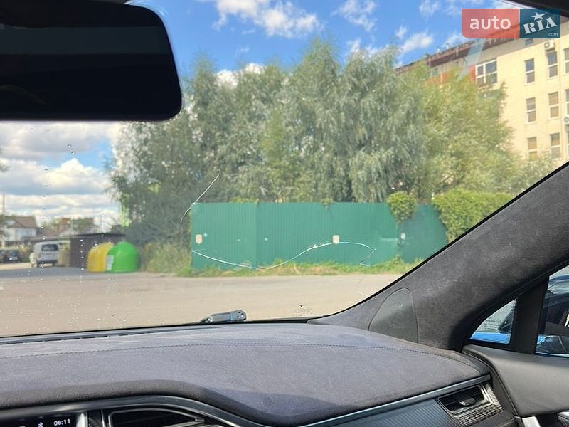 Ліфтбек Tesla Model S 2016 в Києві