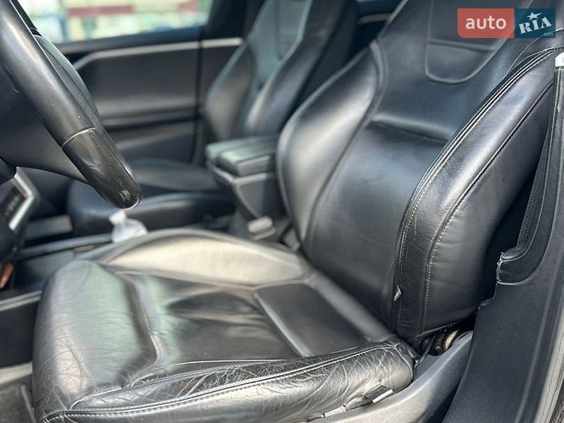 Ліфтбек Tesla Model S 2016 в Києві