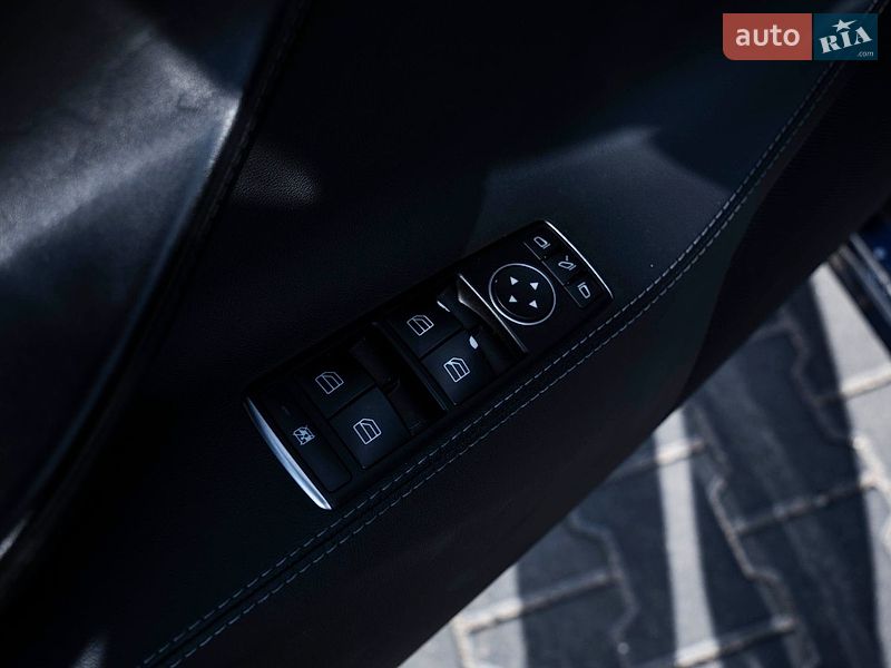 Ліфтбек Tesla Model S 2015 в Києві